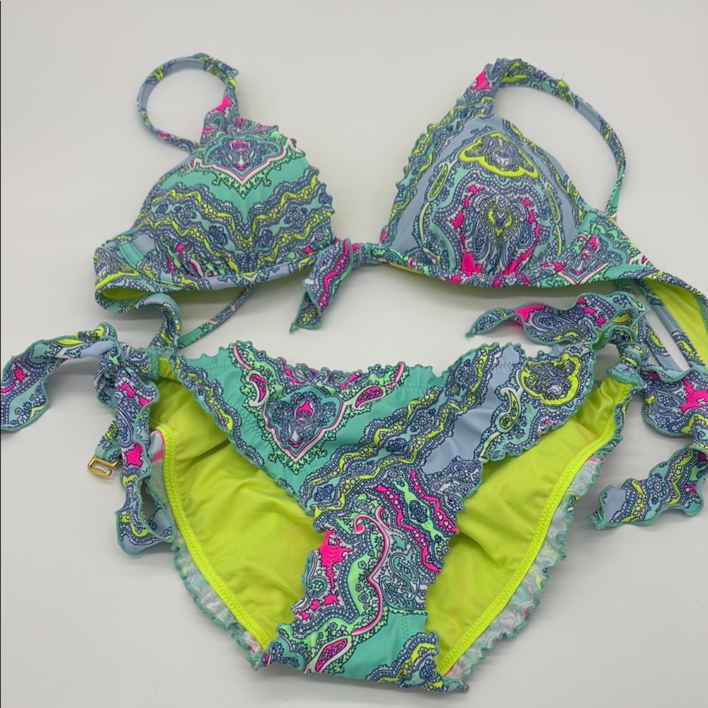 New Victoria Secret Neon Paisley Bikini set size 34B and med cheeky bottoms